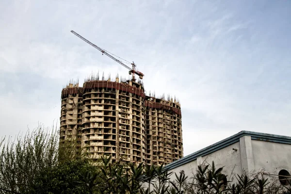 Ereção de edifícios. Crescimento rápido da construção na Índia — Fotografia de Stock