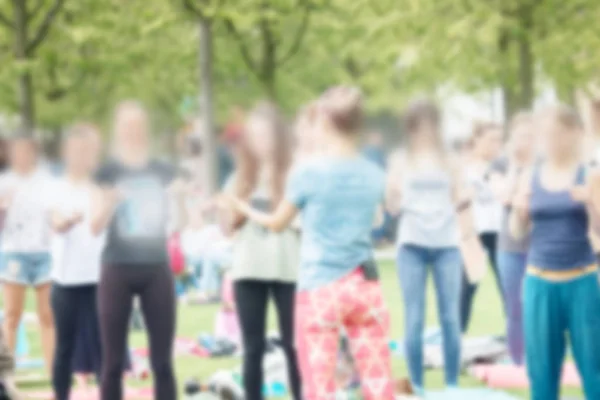 Festival von Sport und Yoga auf Gras — Stockfoto