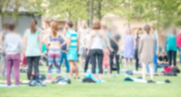 Festival von Sport und Yoga auf Gras — Stockfoto