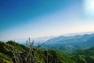 Bahar zamanının dağ manzaraları