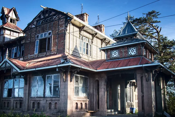 Haus im Kolonialstil — Stockfoto