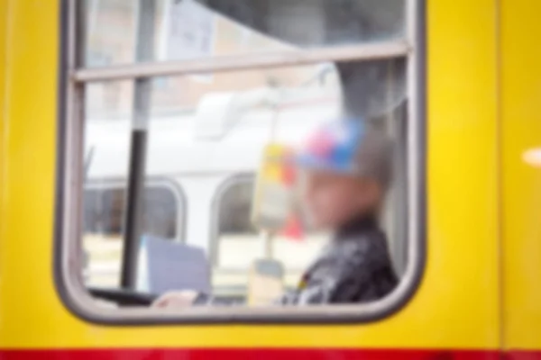 Dziecko jeżdżąc autobusem — Zdjęcie stockowe