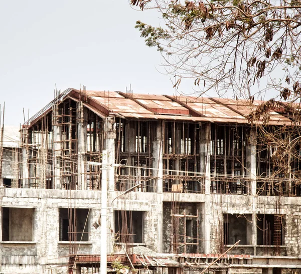 Ereção de edifícios. Crescimento rápido da construção na Índia — Fotografia de Stock