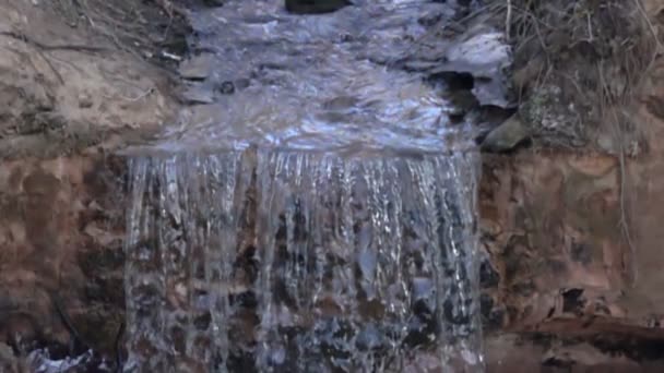 Vallend water, waterval als dynamisch patroon — Stockvideo