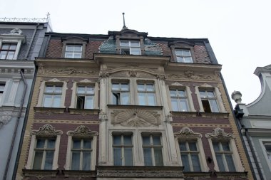 Yaşlı Riga 'nın büyüleyici sokakları ve evleri