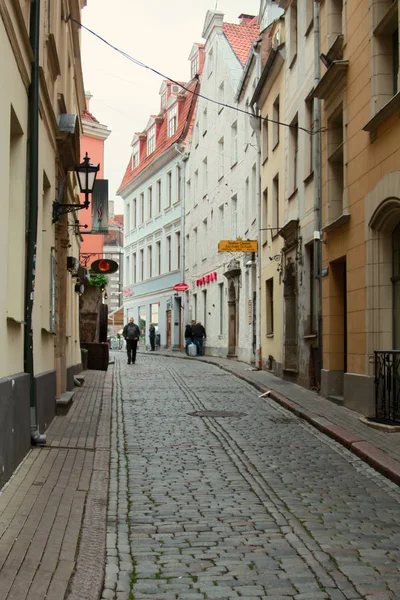Καλαίσθητοι δρόμοι και σπίτια της παλιάς Ρίγας — Φωτογραφία Αρχείου