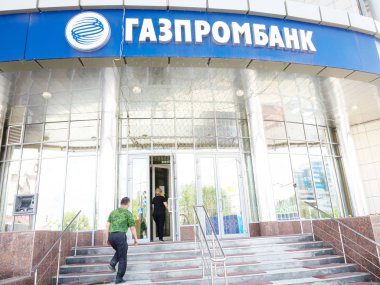 Gazprom petrol ve gaz üretimi ve bankacılığı