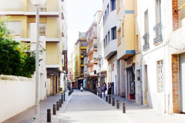 turistler için İspanya rahat eski sokak