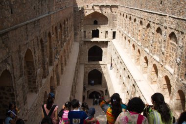 Agrasen ki Baoli - Balack ölü su ile Hint kuyusu