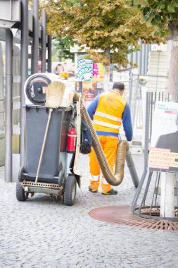 kaldırımları temizleme sokak temizleyici