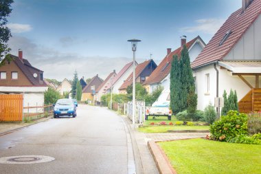Avrupa'da modern bir rahat kasabanın sokakları