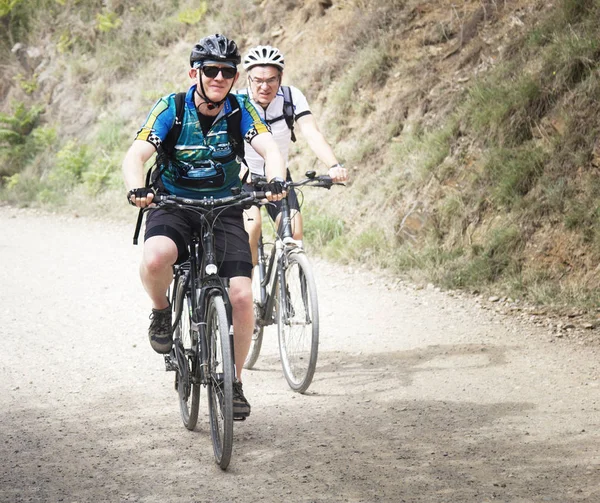 Fahrrad - altersübergreifend in der Aufrechterhaltung von Gesundheit und Freizeit — Stockfoto