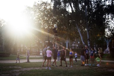 jimnastik, jimnastik, Park gençlik hayranları arasında calisthenics