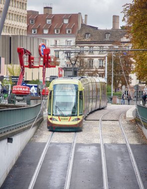 Yolcu elektrik çevre dostu tramvay taşımacılığı tünele giriyor