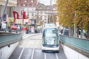 Yolcu elektrik çevre dostu tramvay taşımacılığı tünele giriyor
