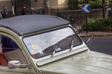 Eski Citroen, ön cam