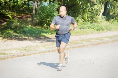 Parkta Parisli koşu