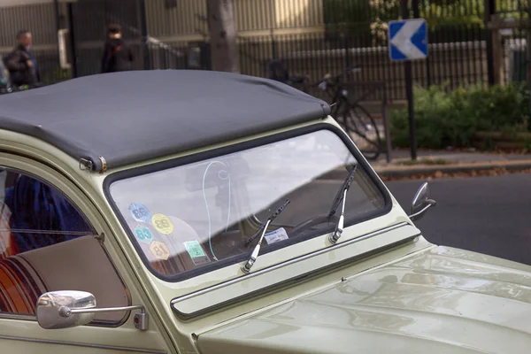 Eski Citroen, ön cam