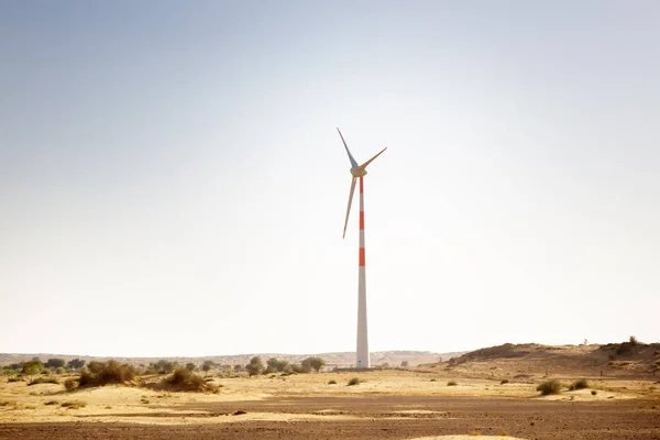 Wind turbines in the desert in Rajasthan — Stock Photo, Image