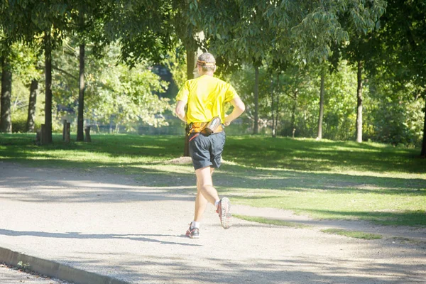 Correr parisino en el parque — Foto de Stock