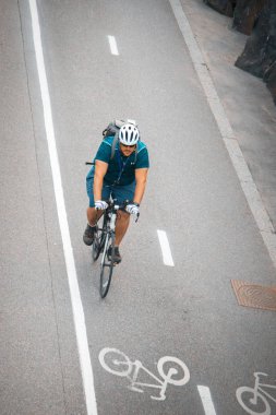 Bisiklet yolu üst şehir merkezi görünümünde