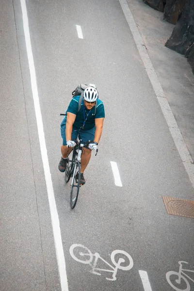 Bisiklet yolu üst şehir merkezi görünümünde