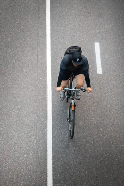 Bisiklet yolu üst şehir merkezi görünümünde