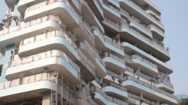 Tropikal Asya 'da modern tarz inşaatlarda