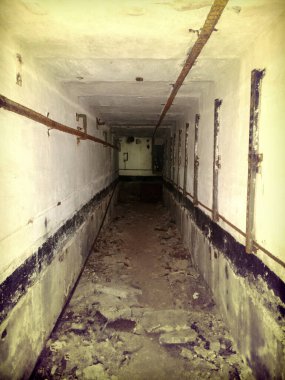 Hayatta kalma tüneli ve sığınak kıyamet günü. şeytan oyunları askeri nesneler inşa etti