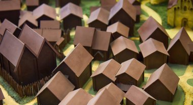 Arkeoloji, yerel bilgi, tarih ve ekonomi, doğa tarihi müzesi, alan çalışması. Rus Ortaçağ şehrinin (bastide, burg) berrak ahşap modeli Izborsk. Izborsk Müzesi