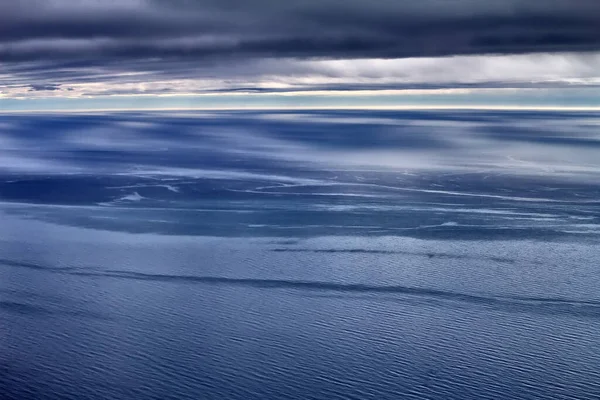 Riscaldamento Globale Oceano Artico Altezza Volo Uccello Libero Ghiaccio Calmo — Foto Stock