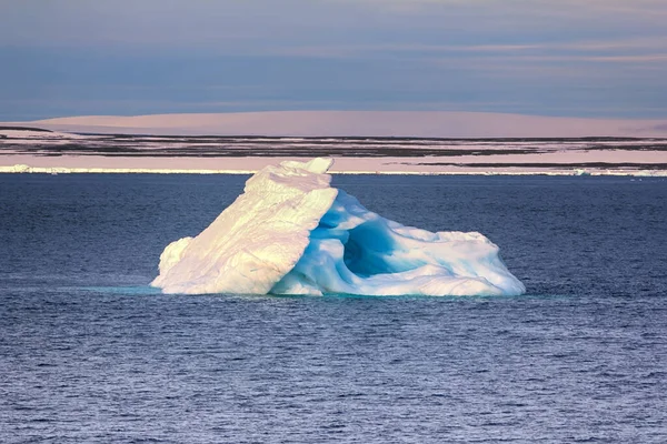 Bergy Bit Parte Del Iceberg Icebergs Canal Británico Tierra Franz —  Fotos de Stock