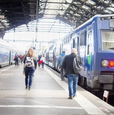 Paris, Fransa - 22 Eylül 2017: Başkentin tren istasyonunda