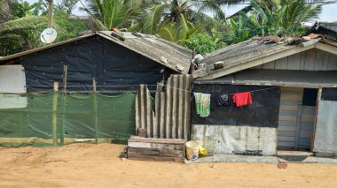 Sri Lanka, Colombo-1 Aralık 2019: sıradan insanların fakir basit hayatları. Halkın günlük yaşamını, pratik kan bağını (kast, klan) büyük şehir koşullarında ve çevrede, yerleşim bölgesinde aç