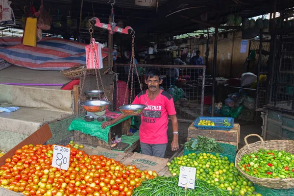 Шри Ланка Канди Января 2020 Года Продавец Овощей Городском Рынке — стоковое фото