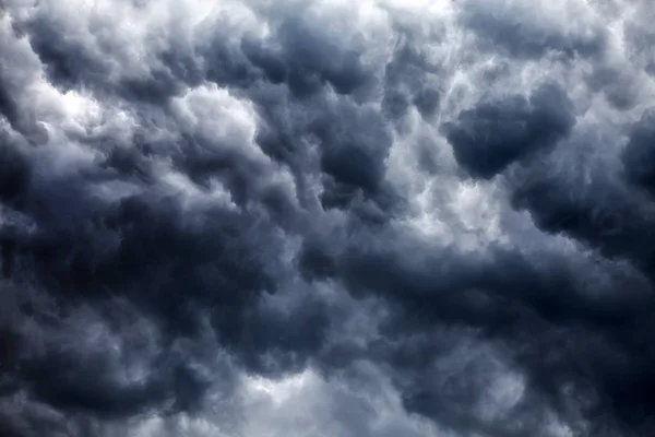 Donkere Dramatische Storm Wolken Gebied Achtergrond — Stockfoto