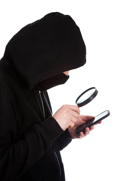 Hacker Met Een Telefoon Een Vergrootglas Geïsoleerd Witte Achtergrond — Stockfoto