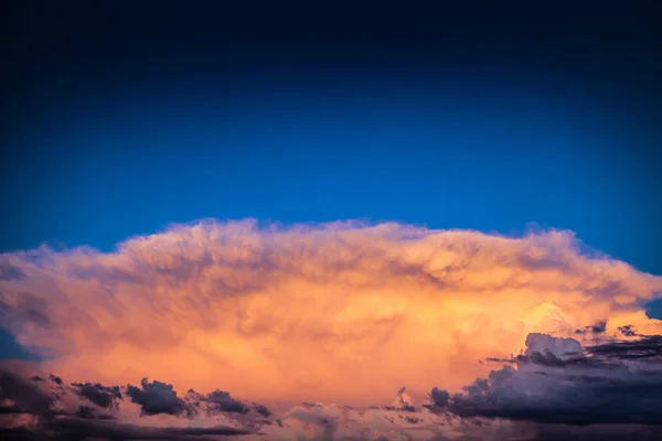 Cloud Blauwe Hemelachtergrond — Stockfoto