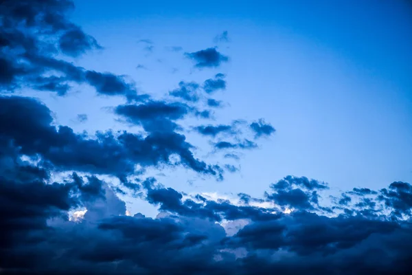 Sfondo Nuvoloso Con Cielo Crepuscolare — Foto Stock