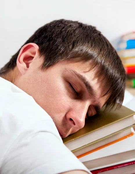 Aluno Cansado Dorme Sofá Com Livros — Fotografia de Stock