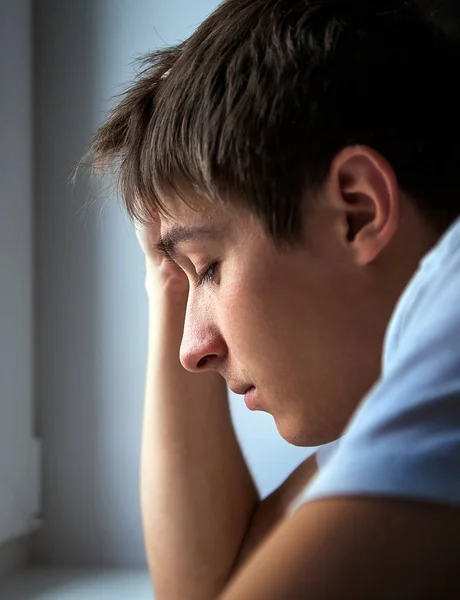 Triste Jovem Retrato Sala Closeup — Fotografia de Stock