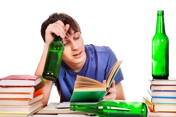 Estudante Com Uma Cerveja Ler Livro Balcão Escola Isolado Fundo — Fotografia de Stock