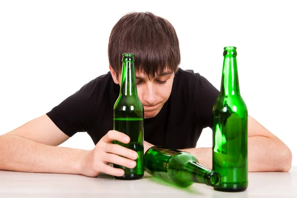 Smutne Młody Człowiek Uzależnienie Alkoholu Białym — Zdjęcie stockowe
