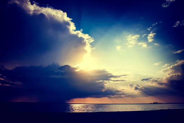 Getinte Foto Van Zomer Landschap Van Zee Zonsondergang — Stockfoto