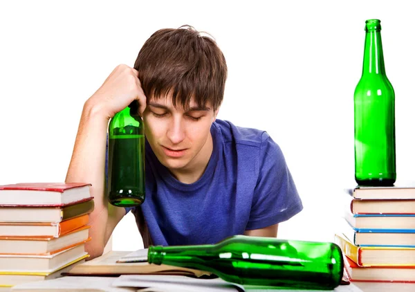 Étudiant Fatigué Avec Une Bière Sur Fond Blanc — Photo