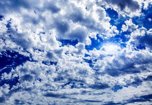 Dramático Fondo Paisaje Nuboso Con Cielo Azul —  Fotos de Stock