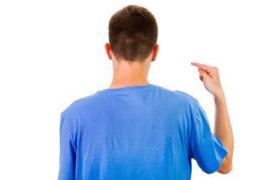 Beyaz arka plan üzerinde izole parmak işaret ile adam arkadan görünüş