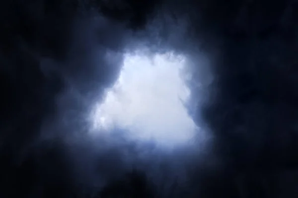 Отверстие Тьме Драматичные Грозовые Облака — стоковое фото