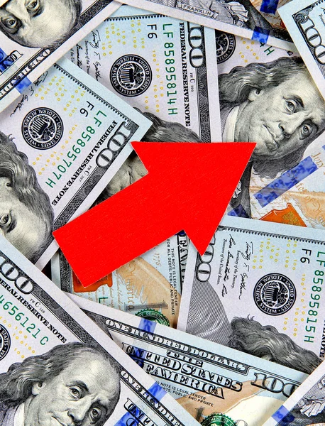 Американские Доллары Фон Красной Стрелой Вверх — стоковое фото