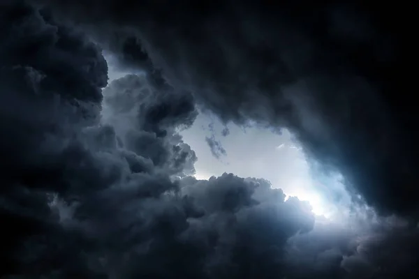 Donkere Dramatische Storm Wolken Gebied Achtergrond — Stockfoto